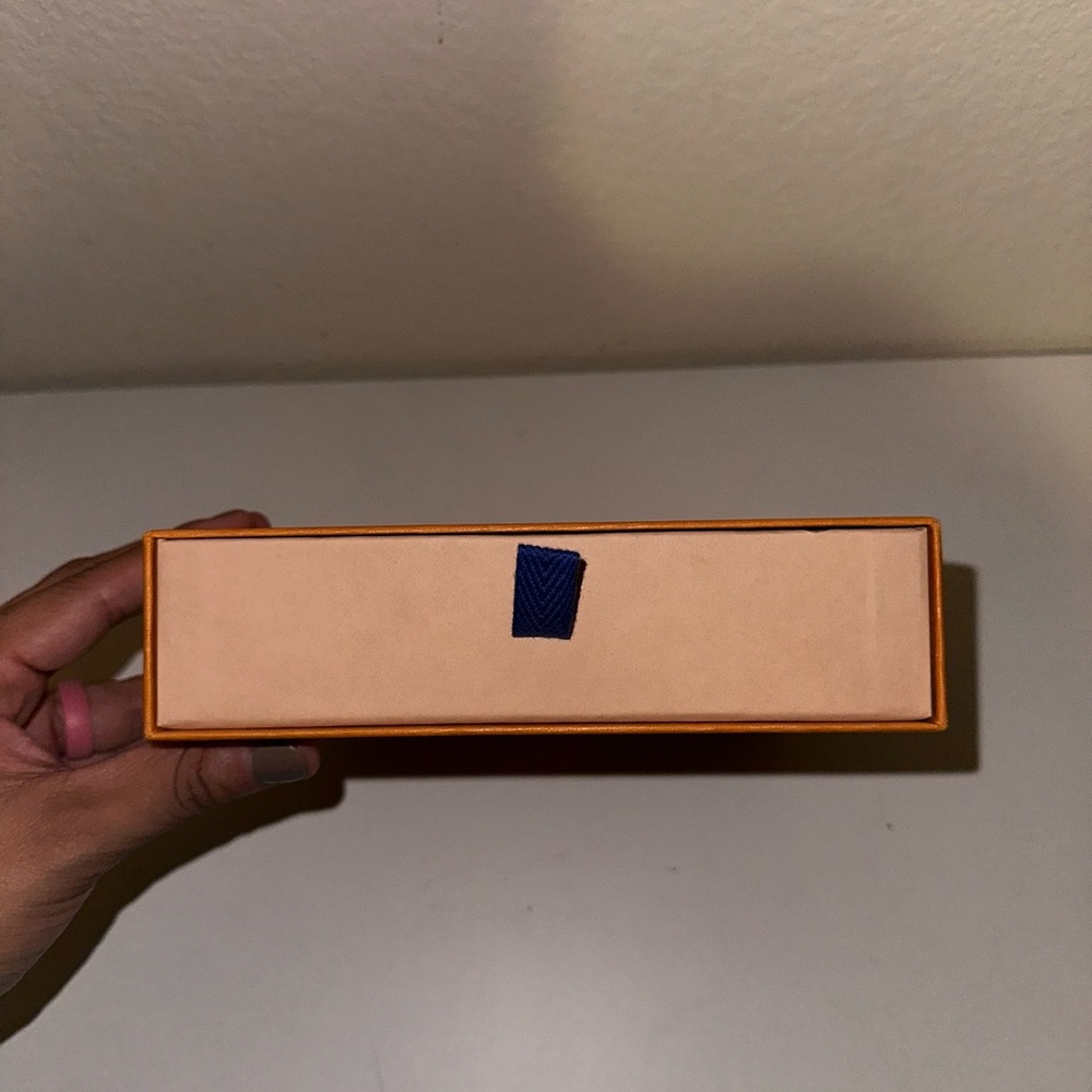 Authentic Louis Vuitton belt - Picture 3 of 12